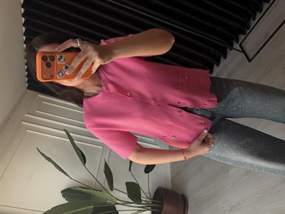 Yumuşacık Dokuda , Gold Düğmeli , Pembe Kısa Kol Triko