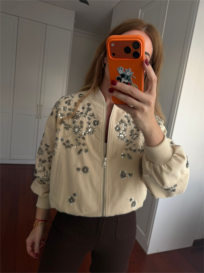 Kristal Taş İşlemeli Premium Bej Bomber Ceket