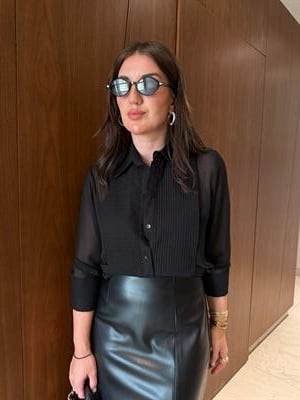 Pilise Detaylı , Siyah Şifon Gömlek