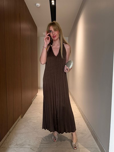 Orijinal Model , Pileli , Gold Aksesuarlı , Acıkahve Elbise