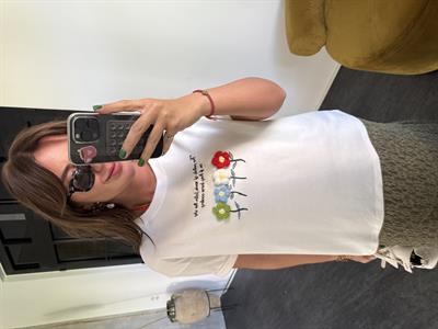 Renkli Papatya İşlemeli , Beyaz T-shirt