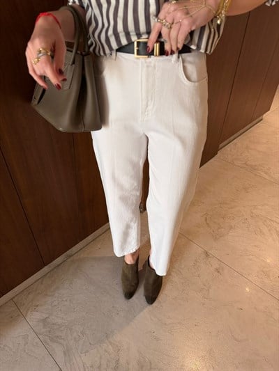 Siyah Kemerli , Beyaz Baggy Jean