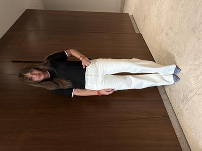 Orijinal Model , Yanı Zımbalı , Beyaz Jean Pantolon