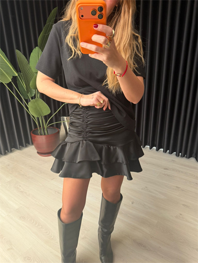 Tok Pamuk Saten , Fırfırlı Siyah Etek