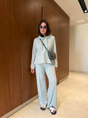 Kapüşonlu , Yanı Yırtmaçlı , Gri Eşofman Takımı