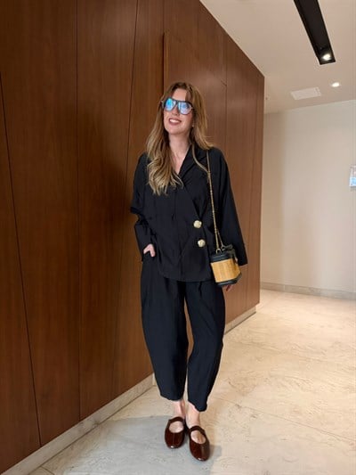 Kruvaze Bağlamalı , Gold Düğmeli , Beli Lastikli , Siyah Bluz & Pantolon Takım