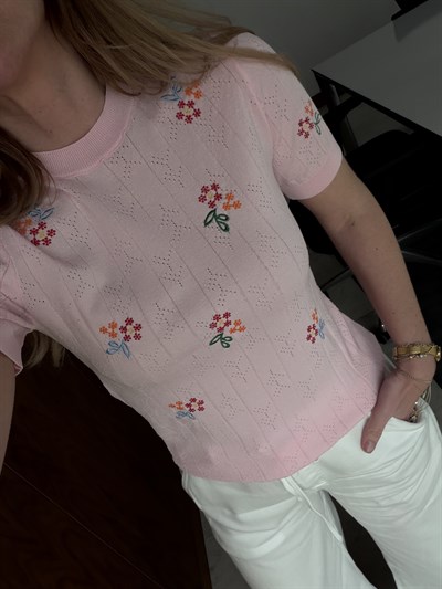 Çiçek Nakışlı , Pembe Triko