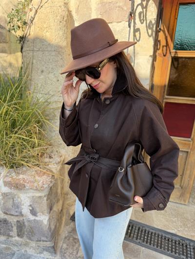 Yağlı Dokuda , Kadife Yakalı , Acı Kahve , Kuşaklı Trençkot