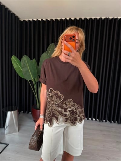 Orijinal Marka , Çiçek Nakışlı , Fistolu Acıkahve T-shirt