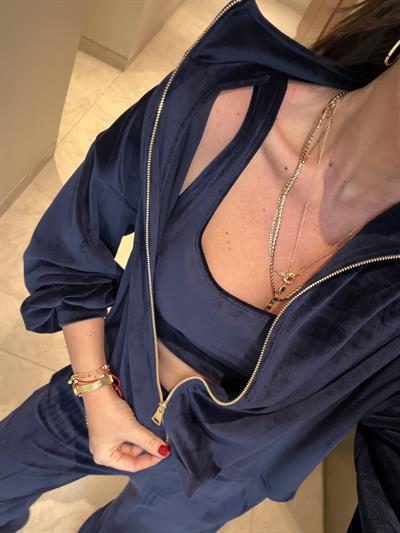 Premium Kalitede , Üçlü , Lacivert Kadife Takım