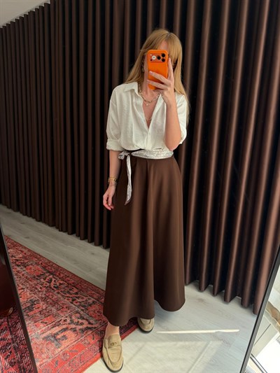 Fular Aksesuarlı , Kahverengi Etek