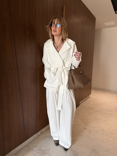 Orijinal Model , Özel Dokulu , Tek Düğmeli , Ekru Kuşaklı Takım