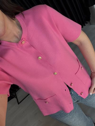 Yumuşacık Dokuda , Gold Düğmeli , Pembe Kısa Kol Triko