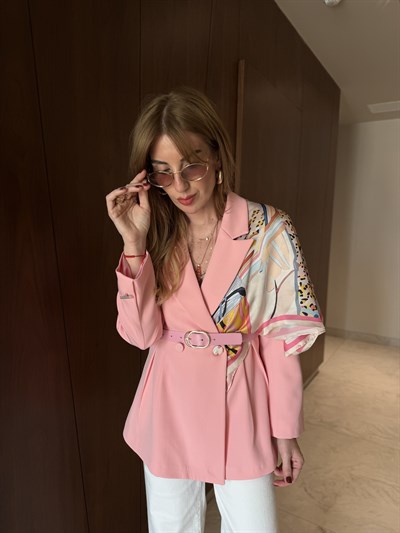 Fularlı, Kemerli, Belden Oturtmalı Pembe Premium Ceket