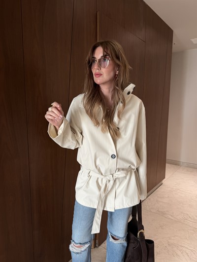 Orijinal Model , Belden Bağlamalı , Dik Yaka , Ekru Trençkot