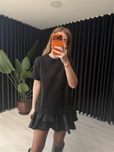Orijinal Model , Mini İşlemeli , Siyah T-shirt