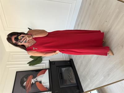 Yakası Taş İşlemeli , V Yaka , Kırmızı Elbise