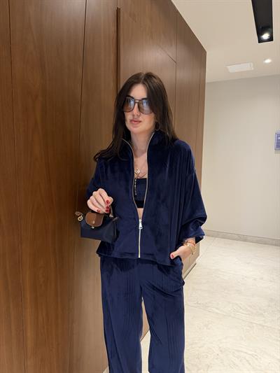 Premium Kalitede , Üçlü , Lacivert Kadife Takım