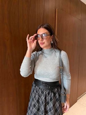 Dik Yaka , Gri Triko