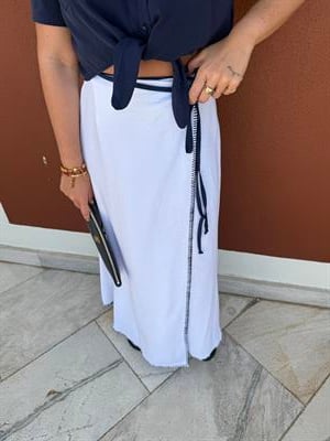 İçi Astarlı , Lacivert Biyeli , Beyaz Kruvaze Etek