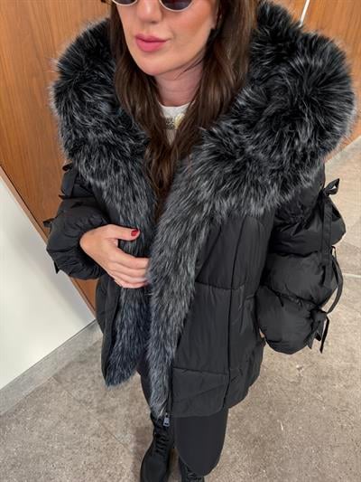 Yakası Çıkarılabilir Kürklü , Düğüm Kol Detaylı , Siyah Mont