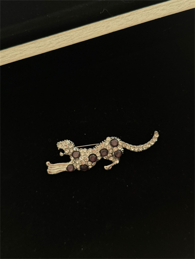 Orijinal Model , Zirkon Taşlı , Jaguar Broş