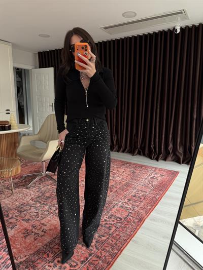 Metal Zımbalı , Siyah Mom Jean