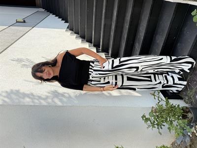 Arkası Lastikli , Siyah Beyaz , Tiril Pantolon