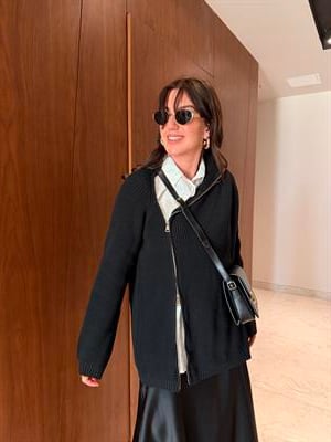 Yandan Çift Fermuarlı , Dik Yaka , Siyah Triko