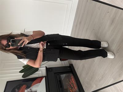 Deri İp Bağlamalı, Taşlı Üçgen Aksesuarlı Siyah Pantolon