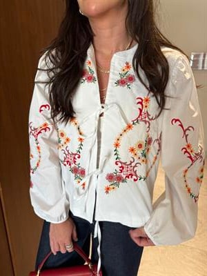 Renkli Nakış İşlemeli , Beyaz Ceket
