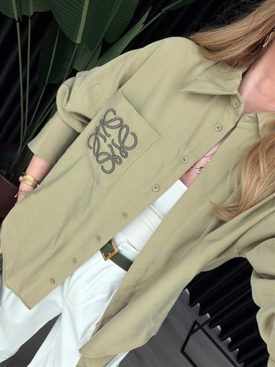 Marka Logo İşlemeli , Yeşil Tencel Gömlek 