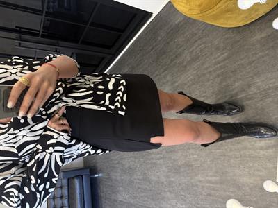 Yırtmaç Detaylı , Siyah Şort Etek