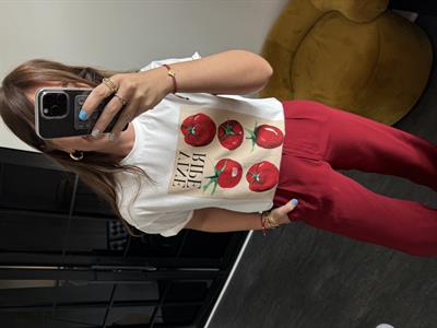 Kırmızı Desenli , Beyaz T-shirt