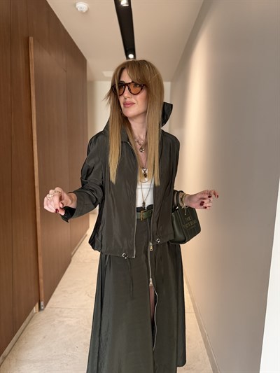 Orijinal Model , Teknik Kumaş , Önden Fermuarlı , Haki Etek & Ceket Takım