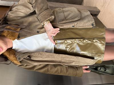 Orijinal Model , Önden Gold Düğmeli , Yağ Yeşili Deri Etek