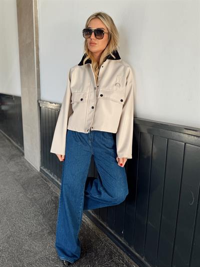 Orjinal Marka Kadife Yaka Bej Mont