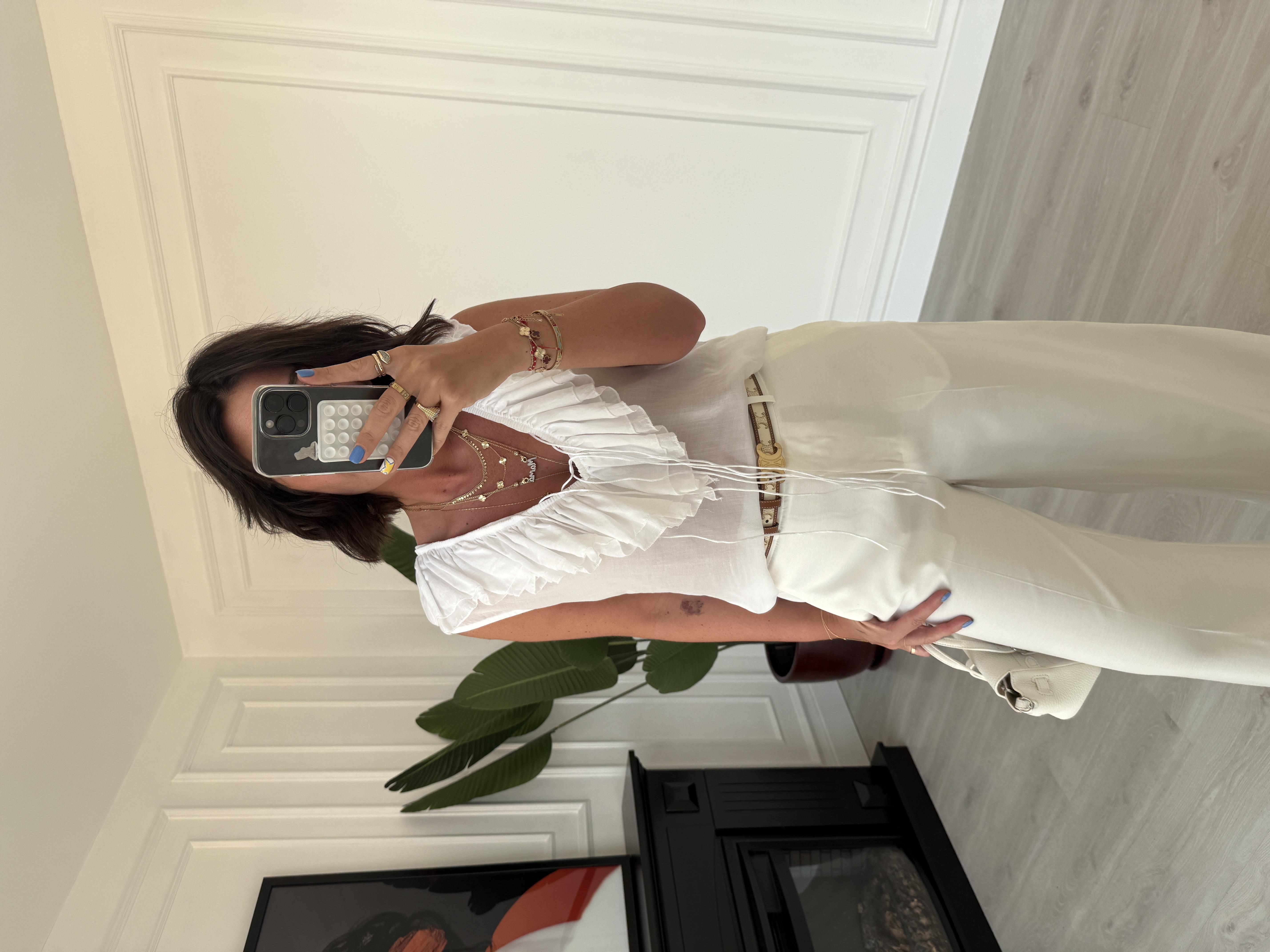 Fırfır Detaylı , Premium Seri , Beyaz , Kolsuz Bluz