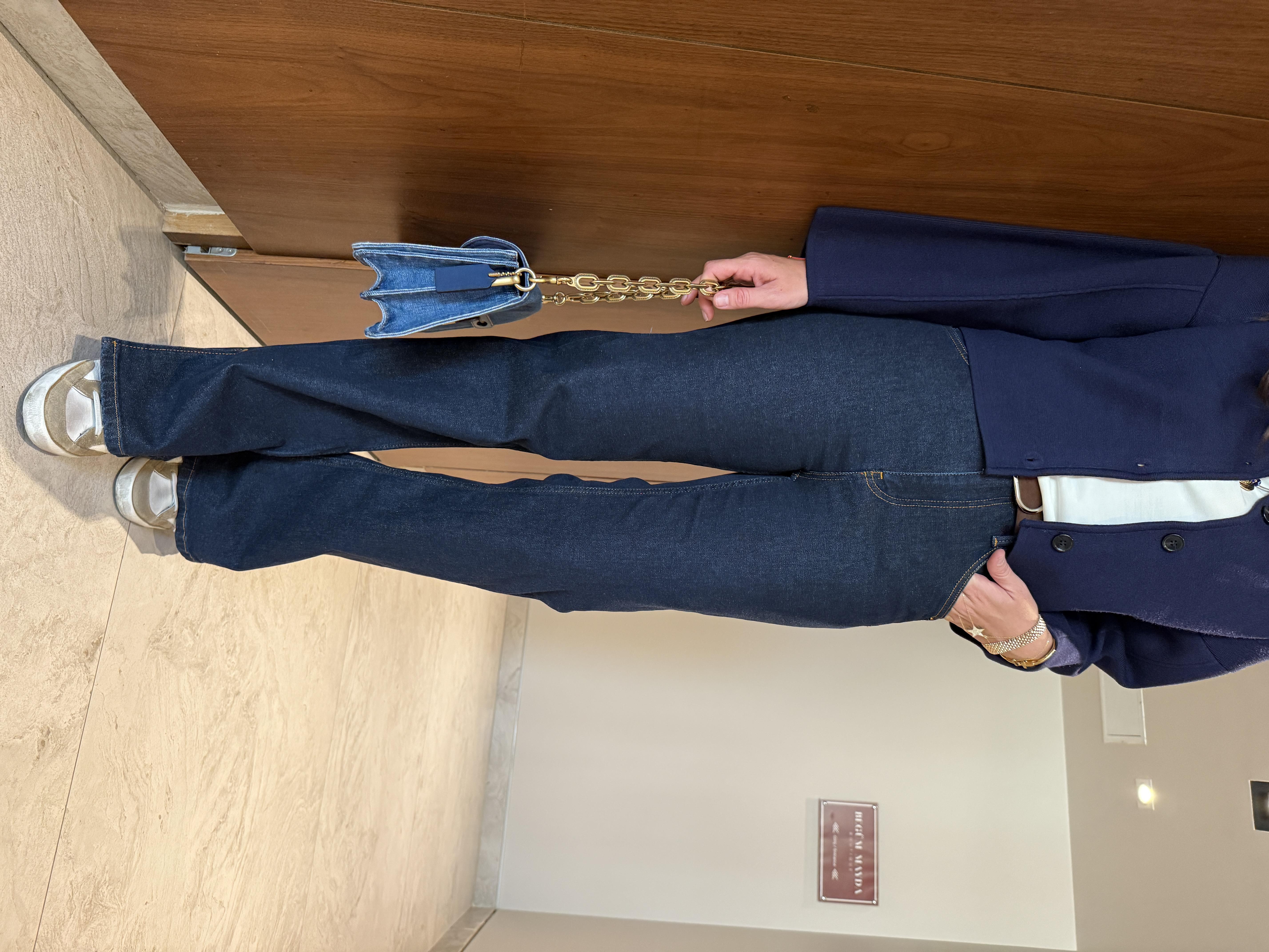 Süet Kemerli , Push Up , Likralı , Lacivert Jean