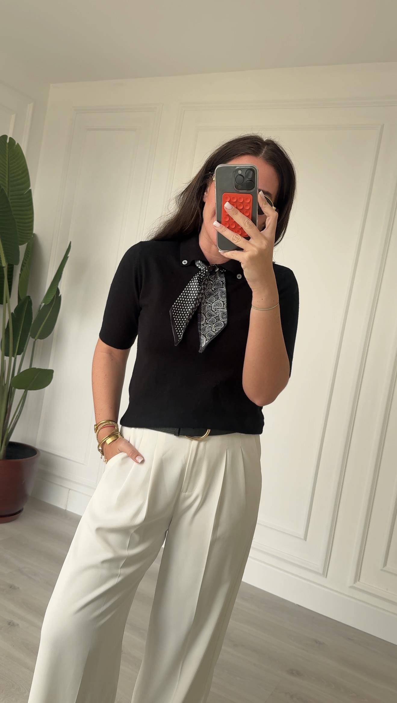 Özel İplik , Polo Yaka , Fularlı , Siyah Triko