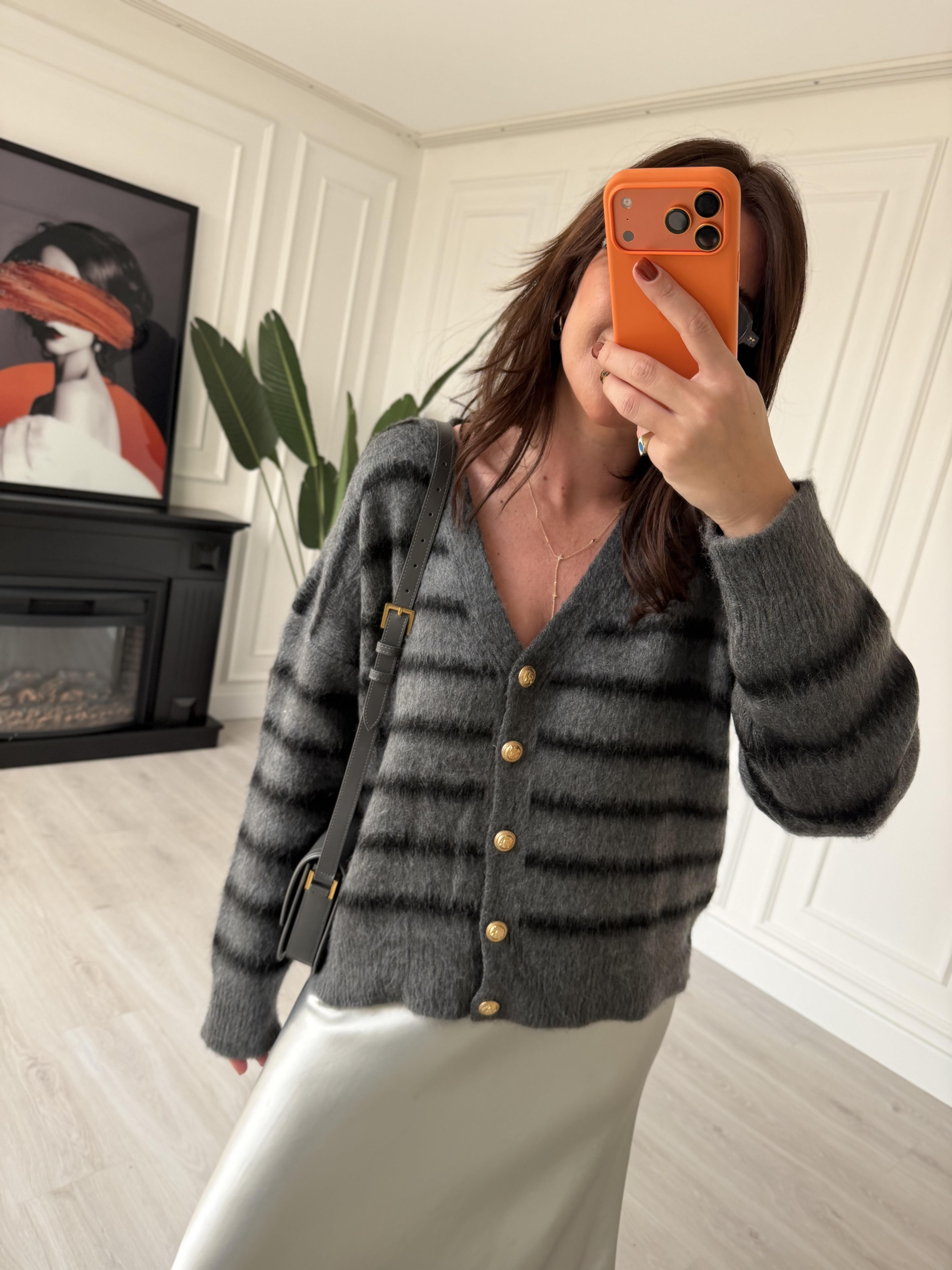 Siyah Çizgili , Gold Düğmeli , Füme Triko Hırka