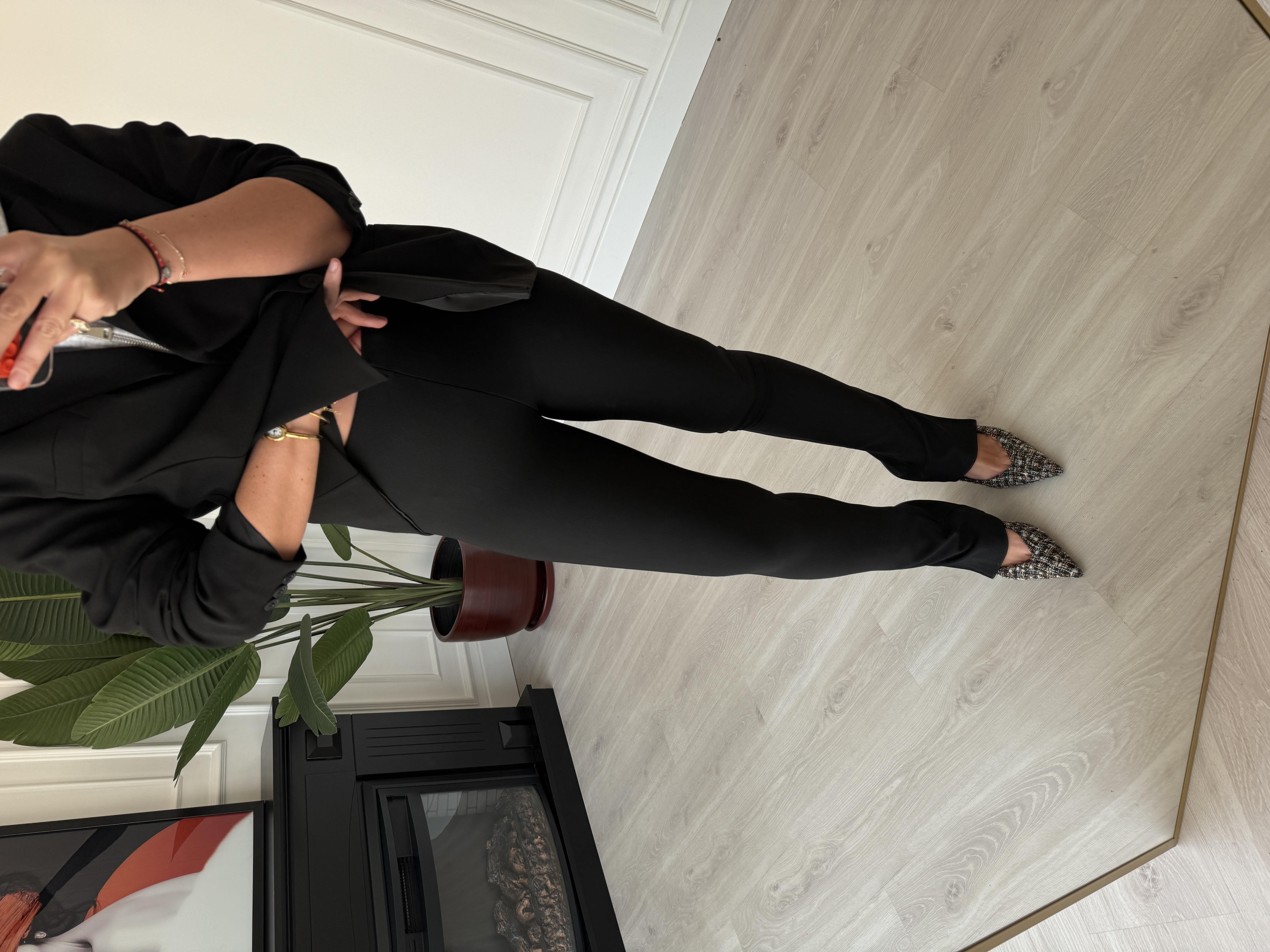 Bir Beden İncelten , Paçası Yırtmaçlı , Siyah , Tayt Pantolon