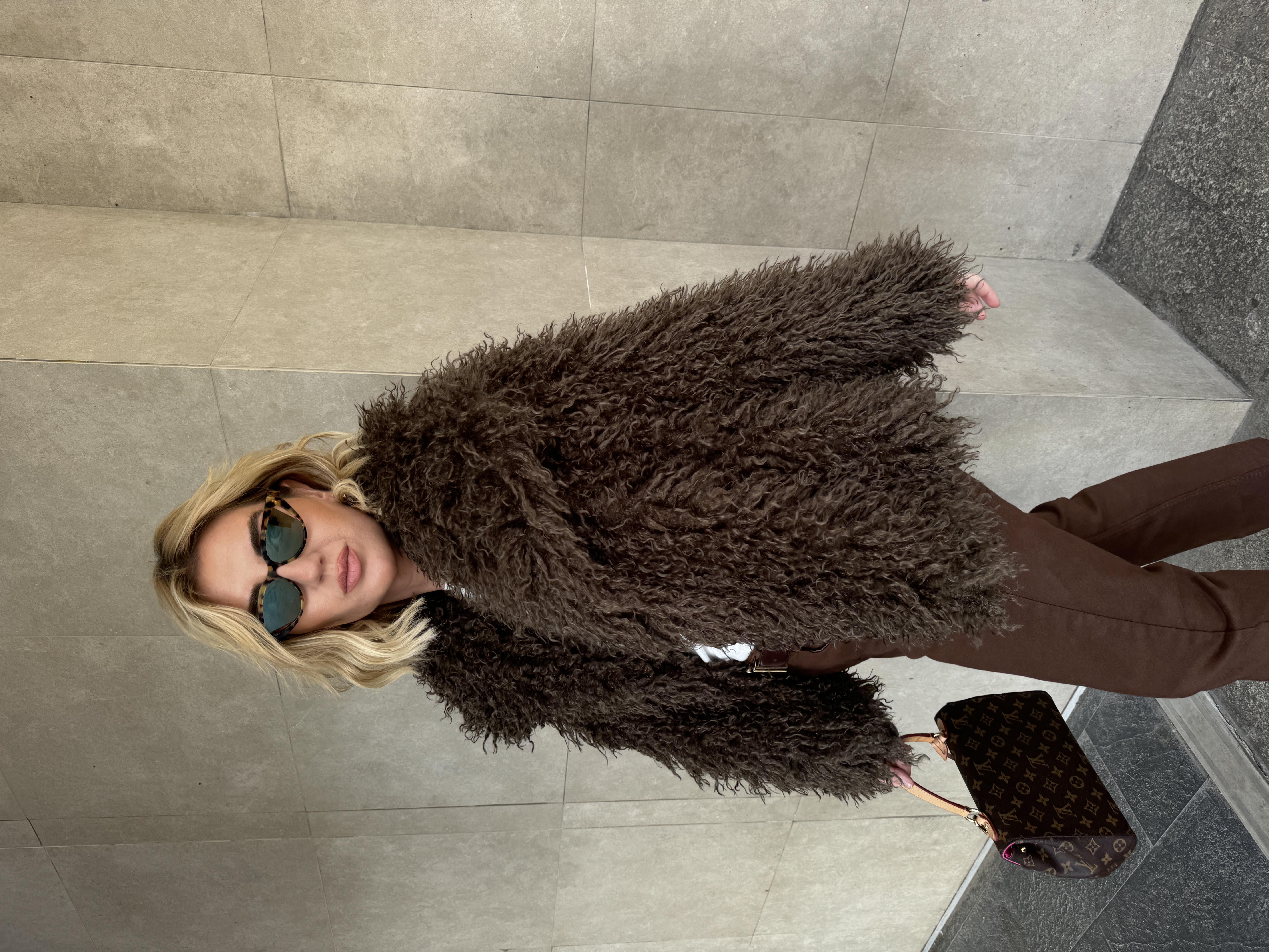 Premium Kalitede Acı Kahve Peluş Kürk