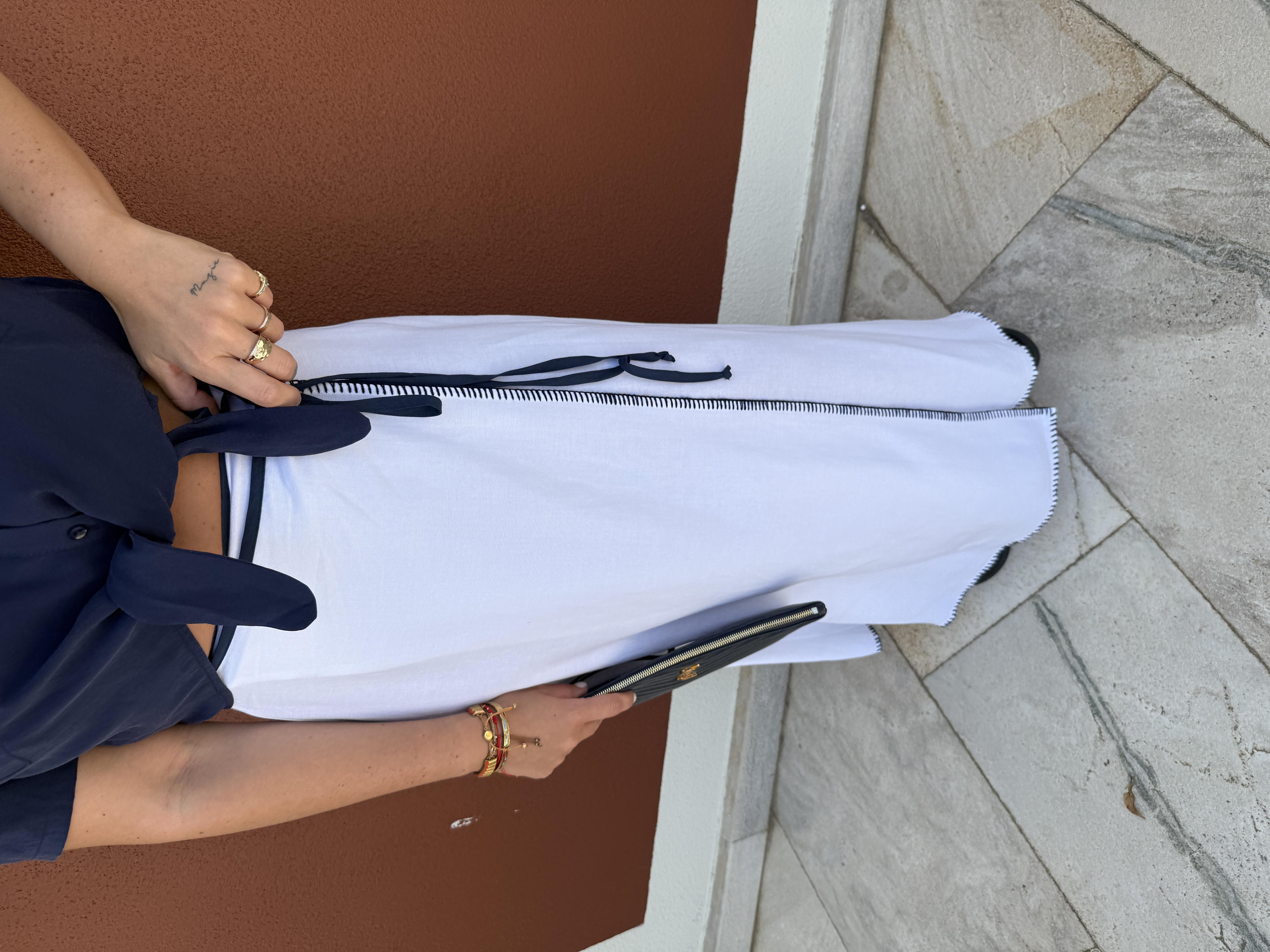 İçi Astarlı , Lacivert Biyeli , Beyaz Kruvaze Etek