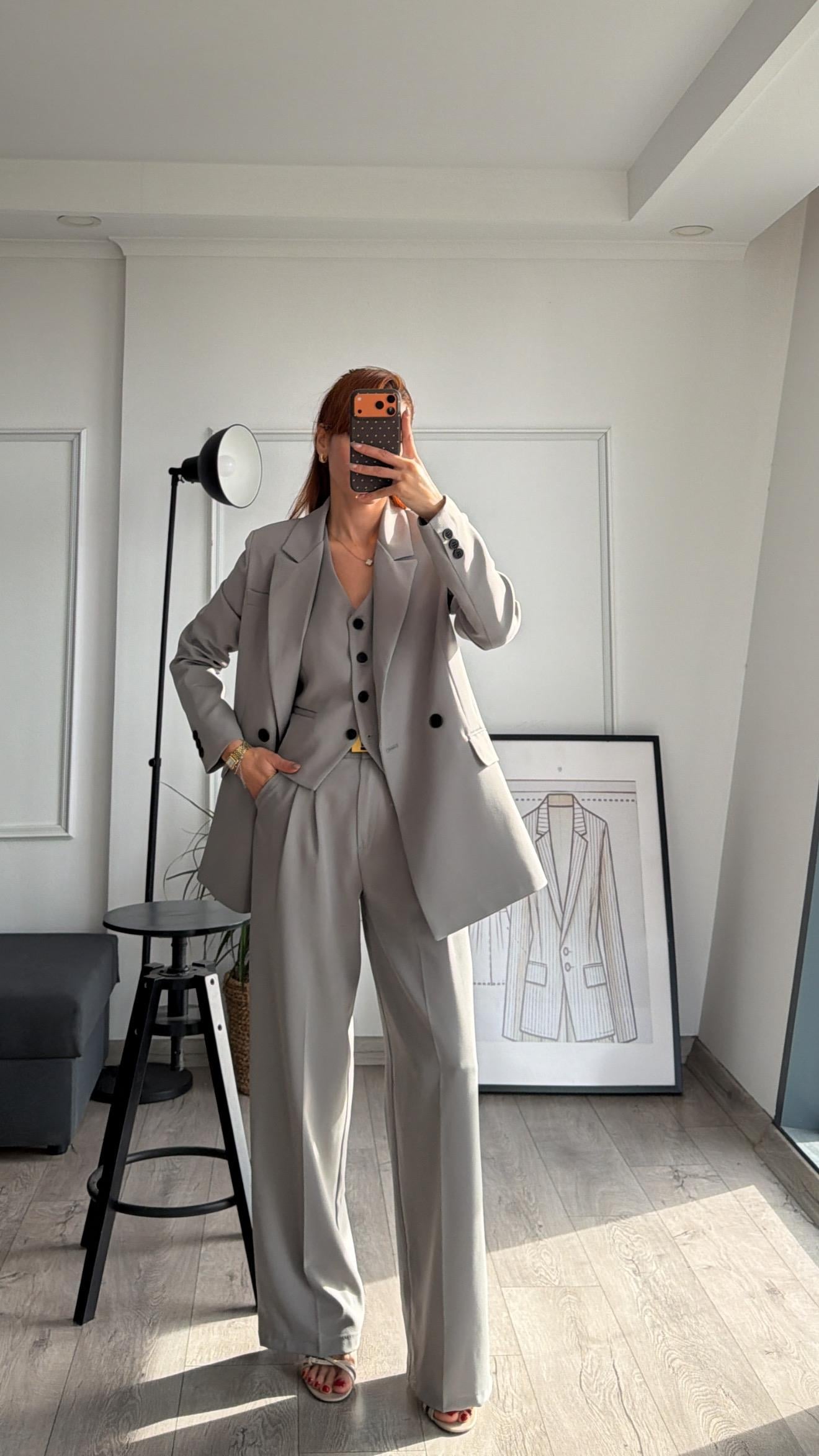ARDUVAZ GRİ  OVERSIZE CEKET YELEKLİ PİLE DETAY PALAZZO OVERSİZE CEKET TAKIM ELBİSE1