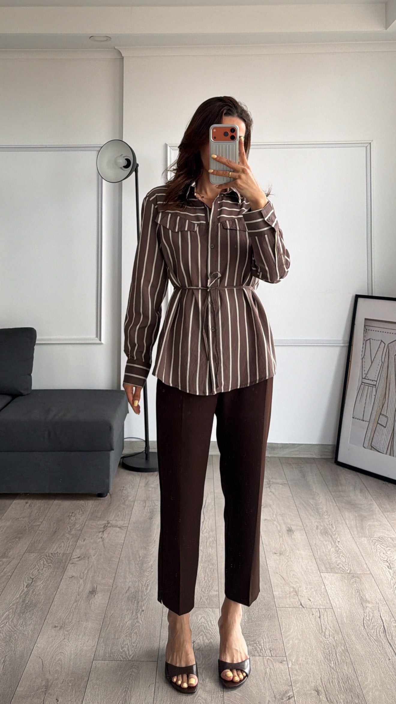 Kahve Krem Çizgili Minimal Bağlamalı Gömlek 