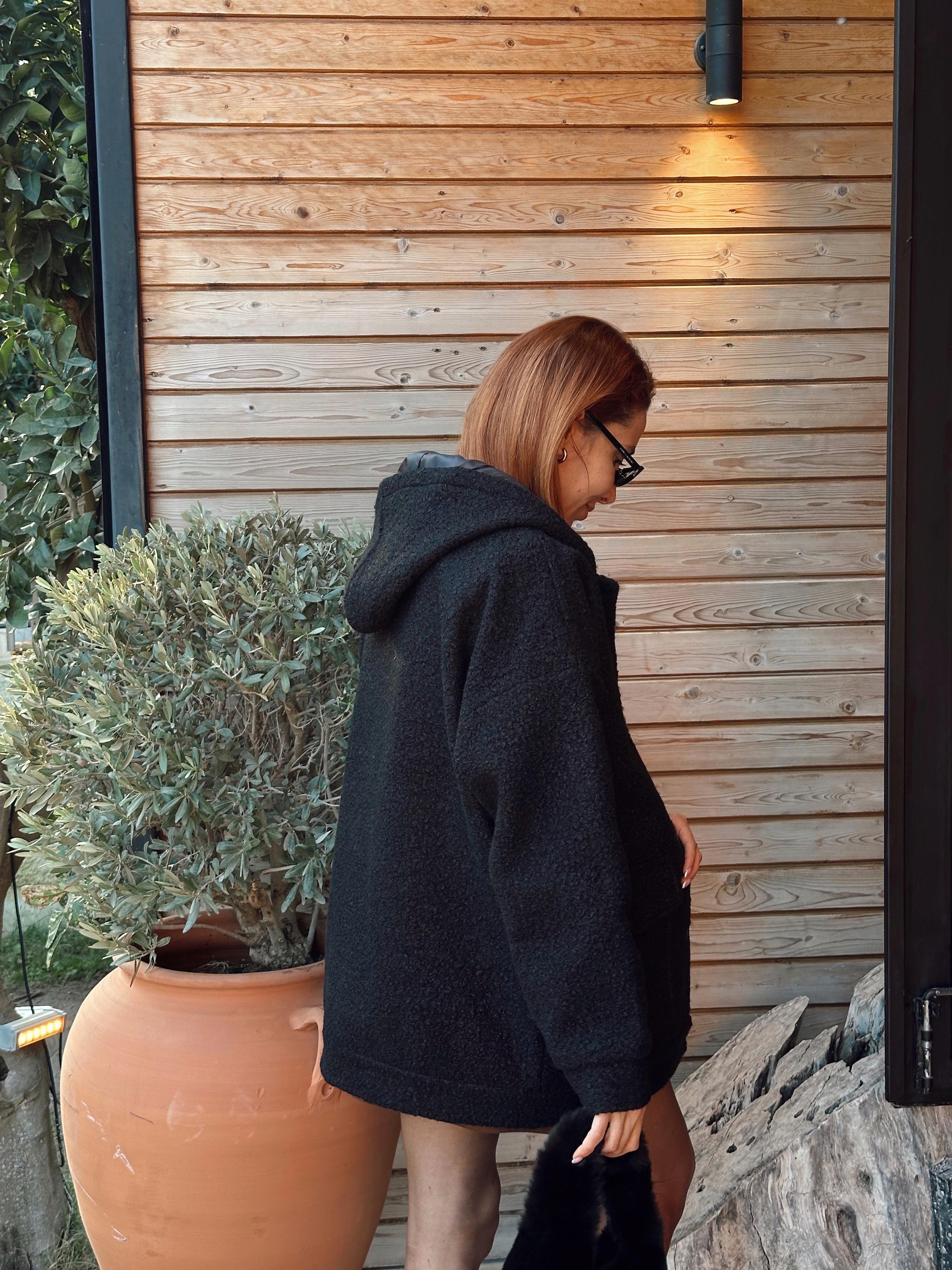 Siyah Kısa Kalın Astarlı Teddy Kaban 