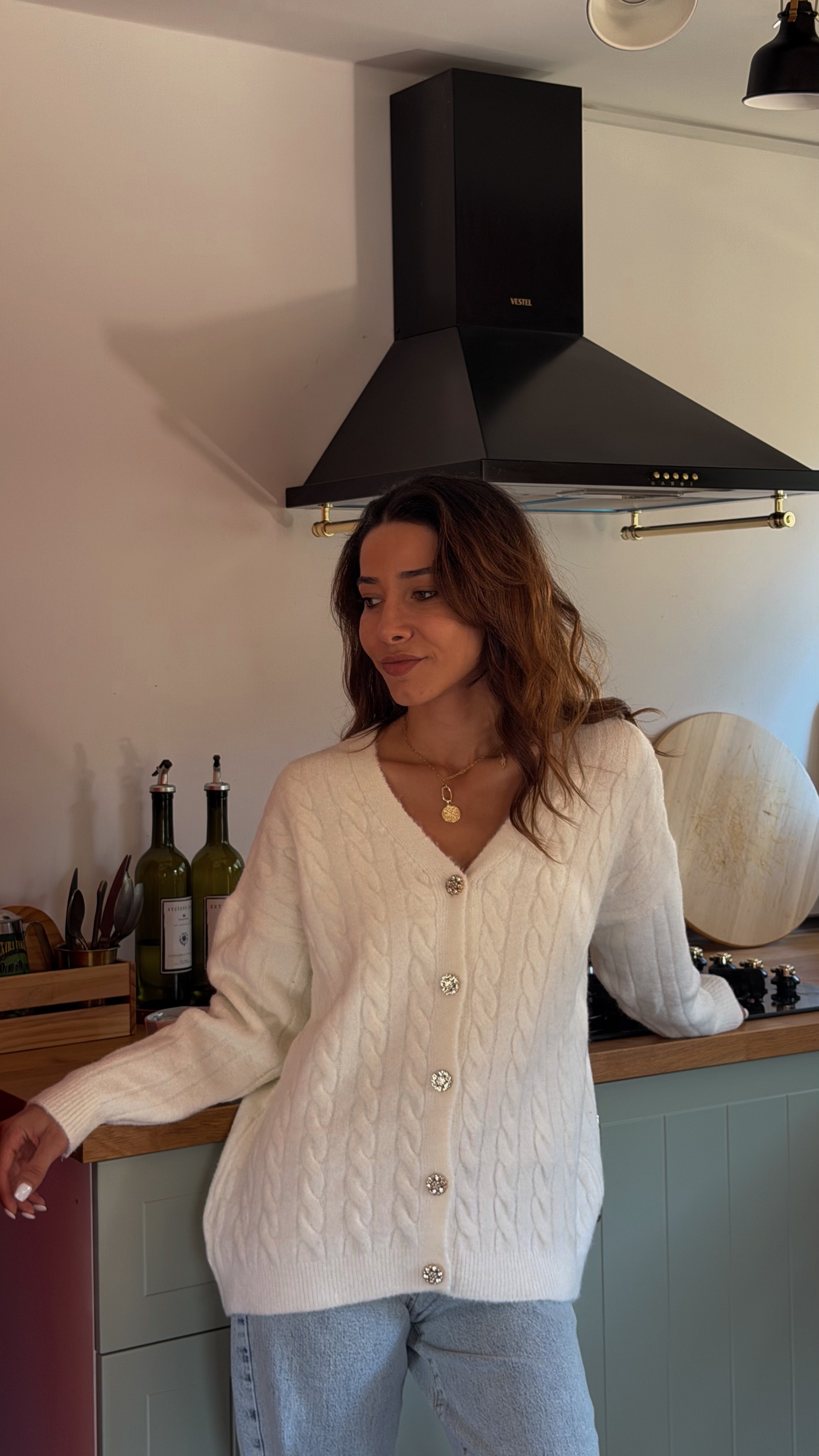 Beyaz Massm Etiketli Saç örgülü taş  düğmeli triko hırka 