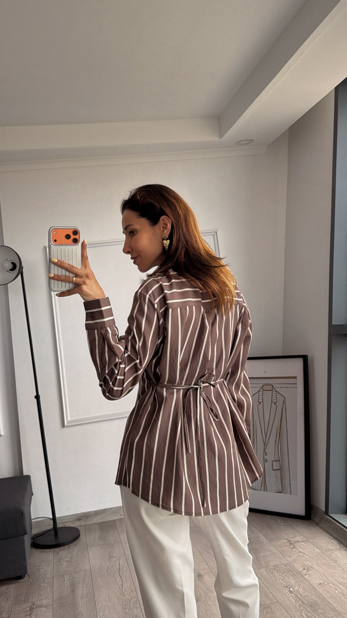 Kahve Krem Çizgili Minimal Bağlamalı Gömlek 