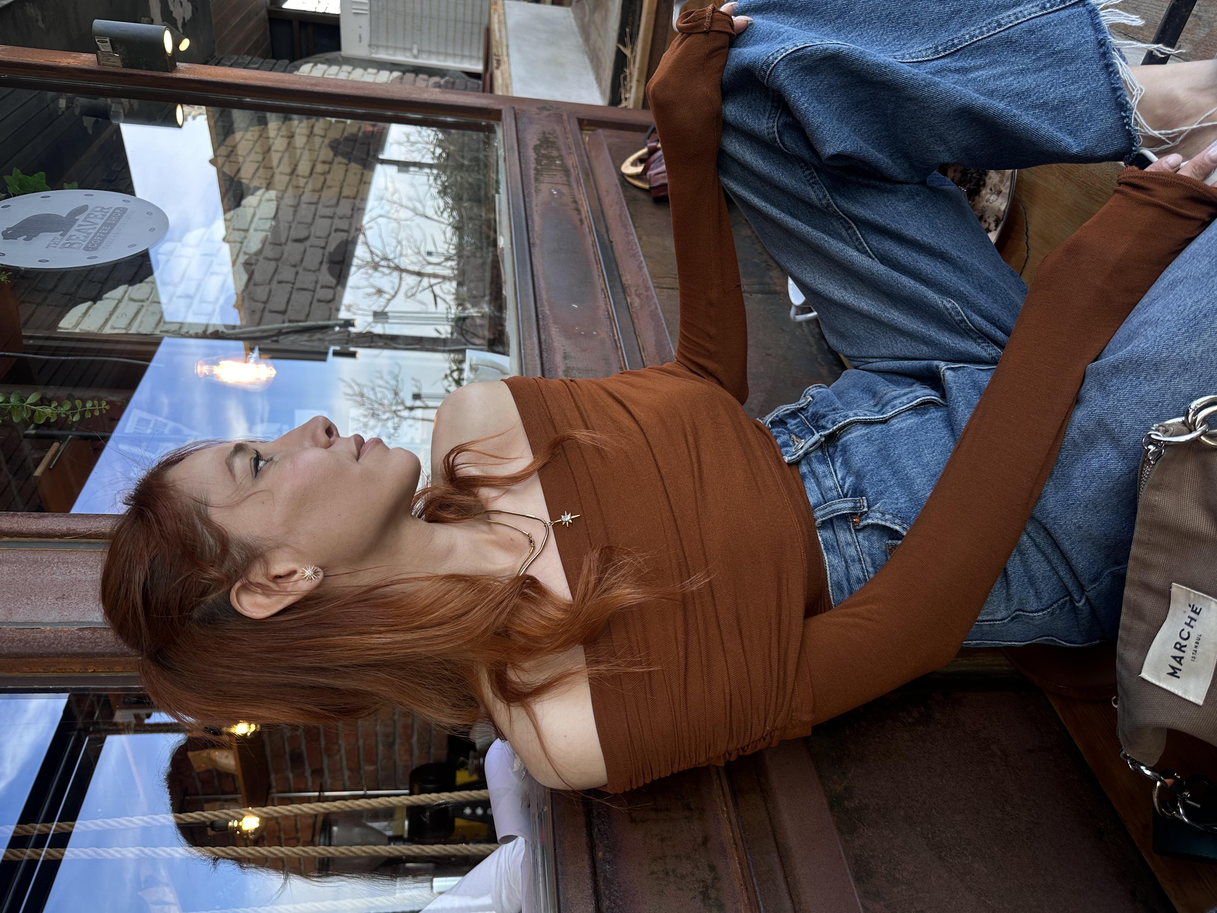 Kahve Madonna Yaka Bluz